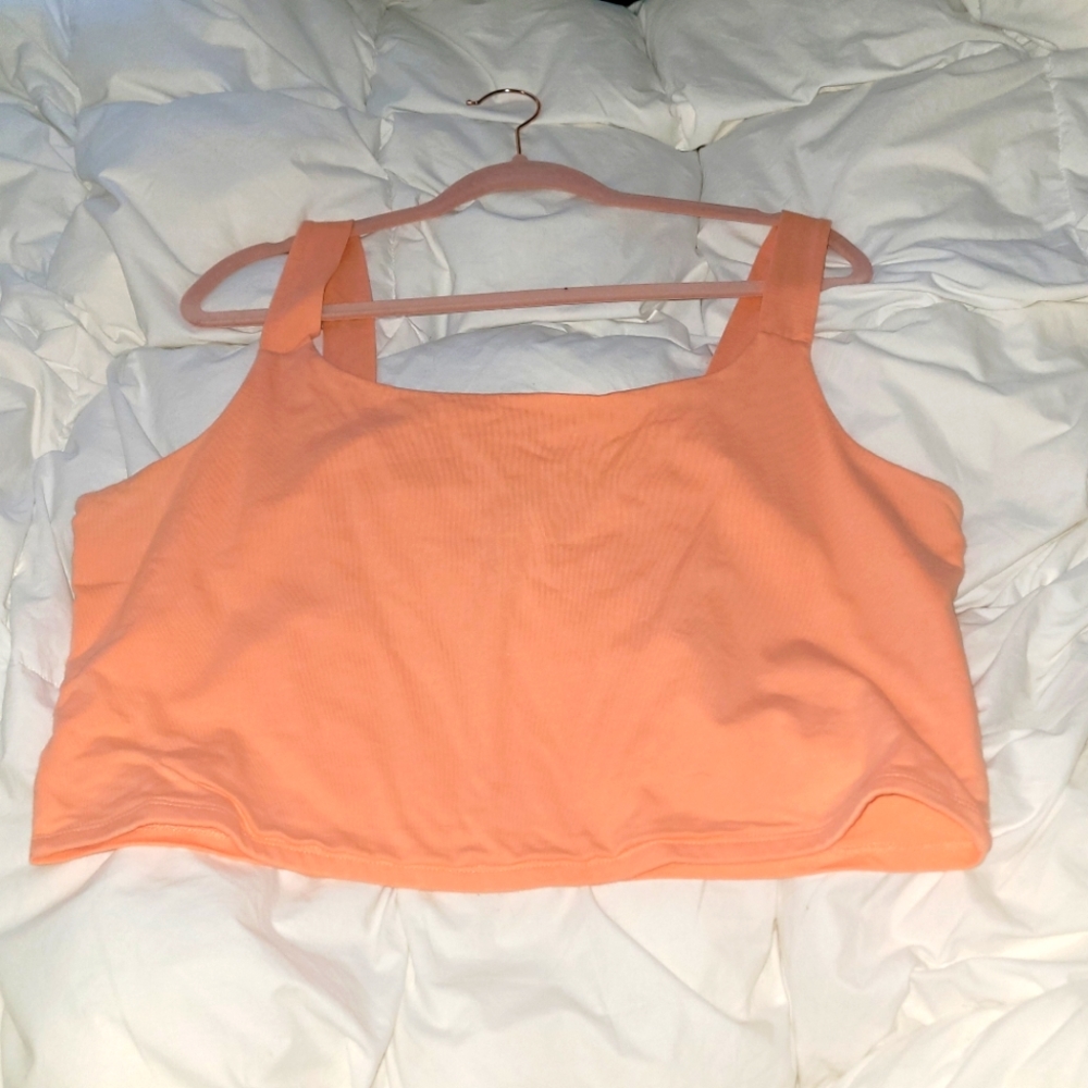Basic tank crop top